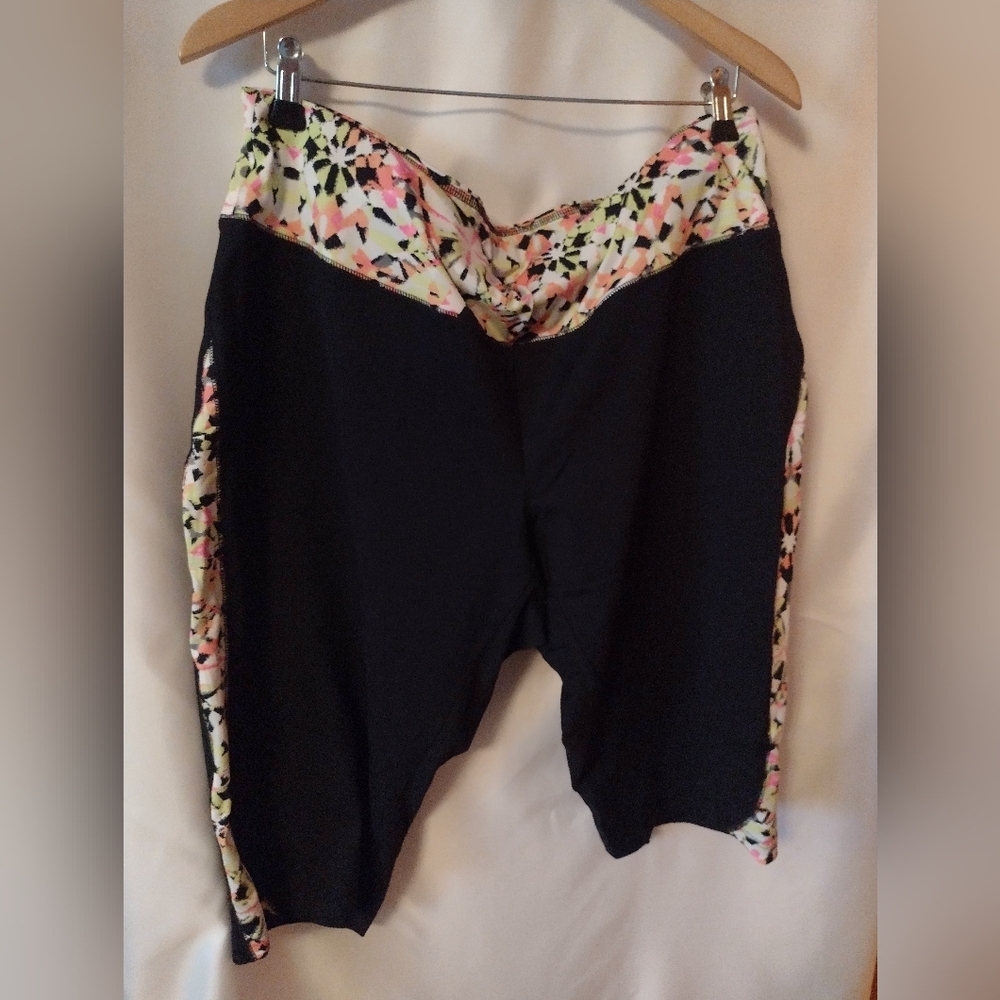 Knee length bike shorts size 18-20